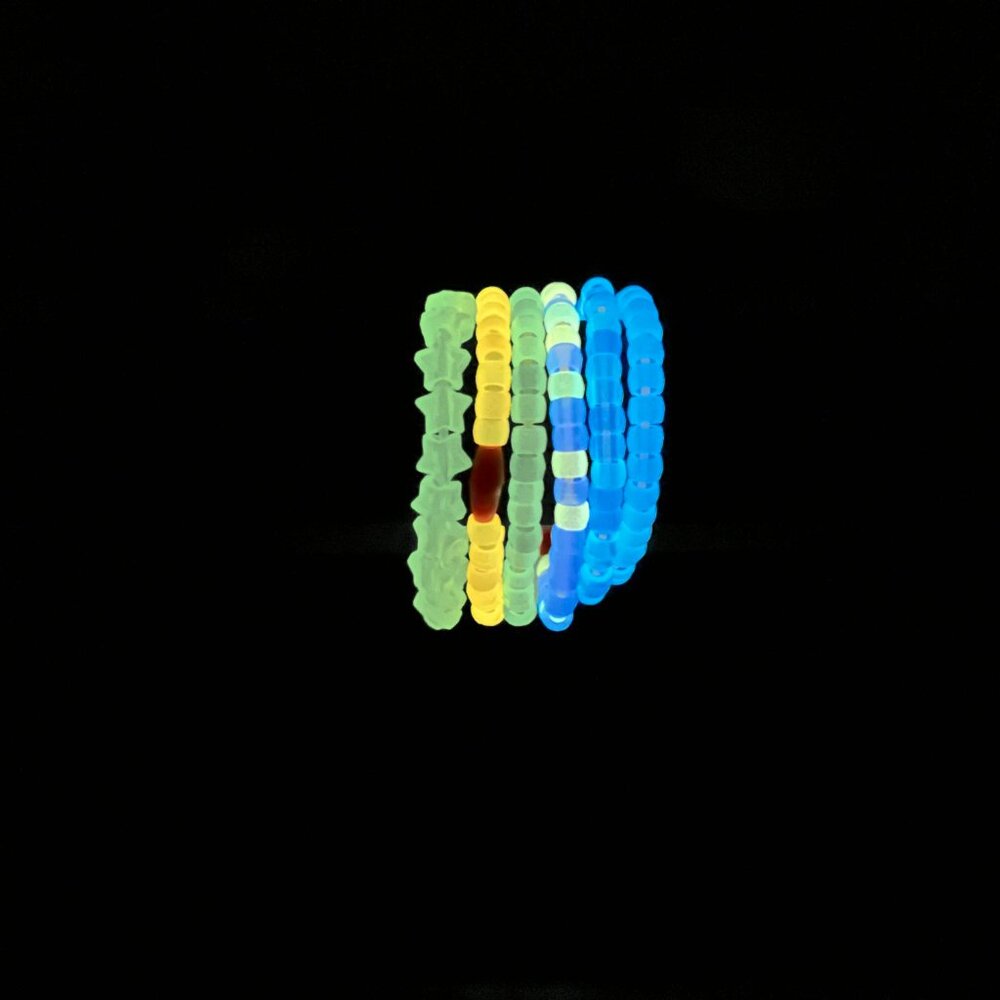 Glow Magic Set of 6 Glow in the Dark Handmade Beaded Bracelets - Stackable - Picture 2 of 2